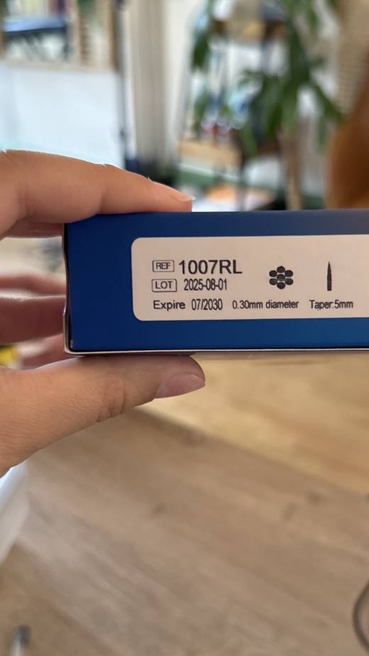The label of a box of Mast Pro 1007RL needle cartridges